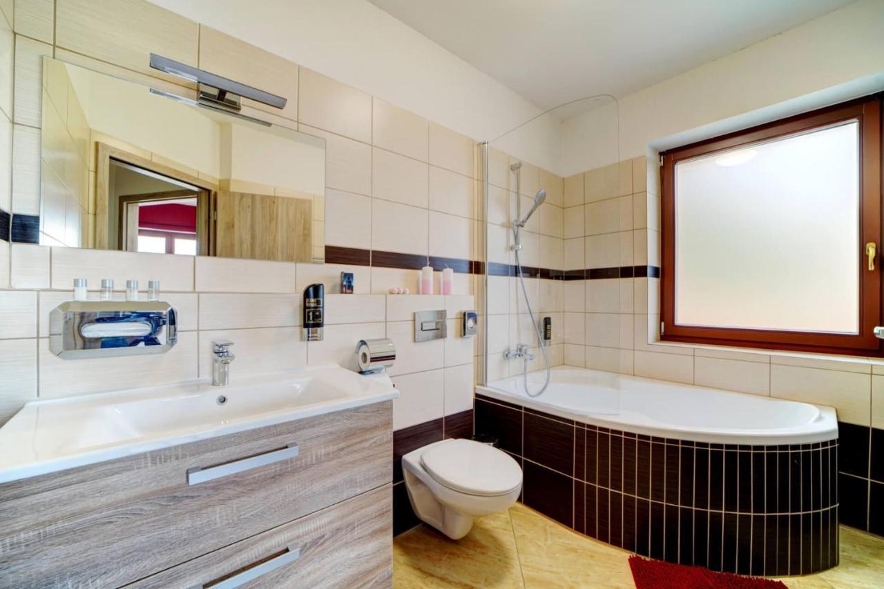 Hotel Zlechov Plumlov ภายนอก รูปภาพ