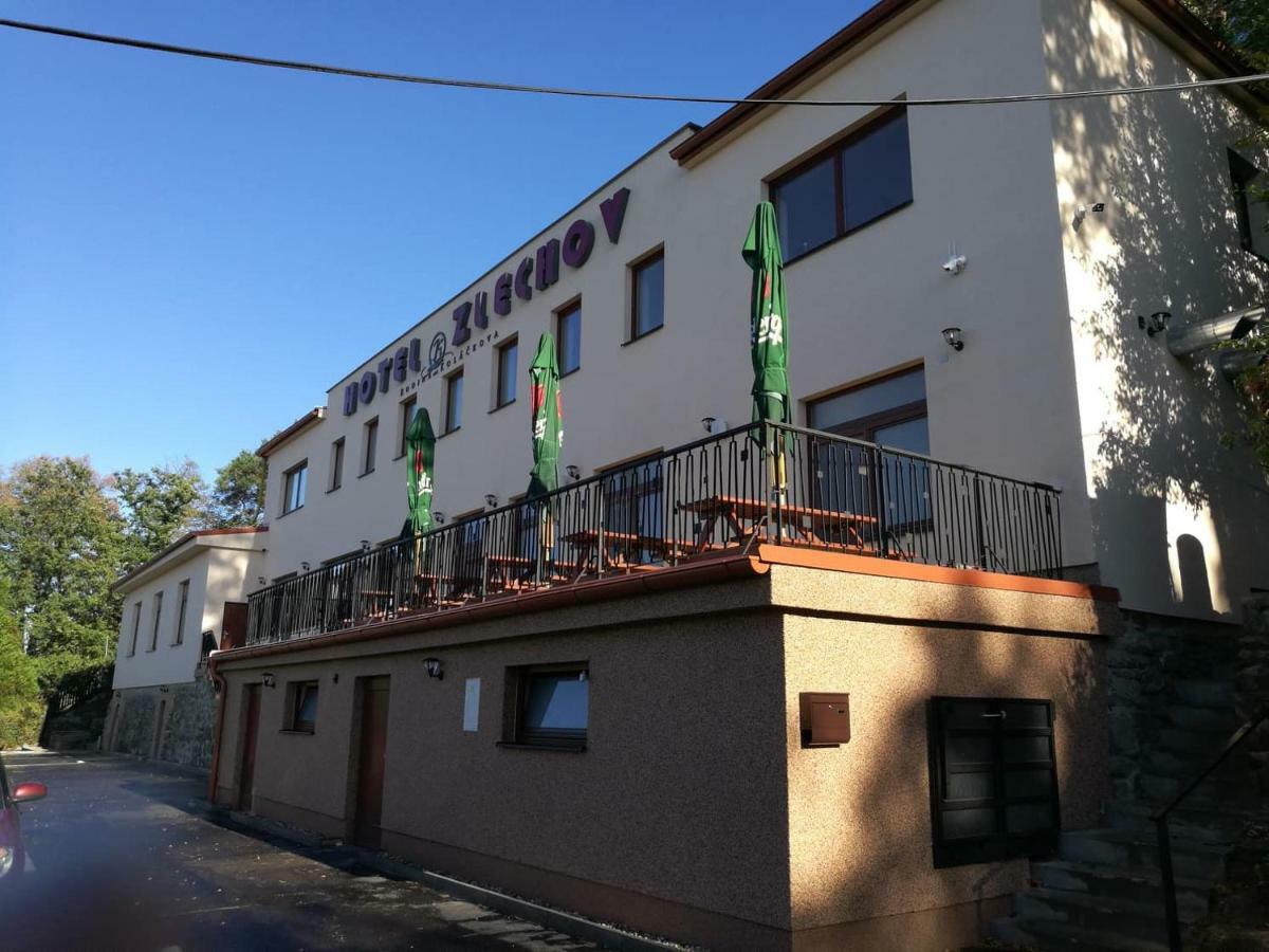 Hotel Zlechov Plumlov ภายนอก รูปภาพ