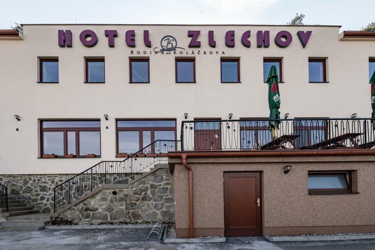 Hotel Zlechov Plumlov ภายนอก รูปภาพ